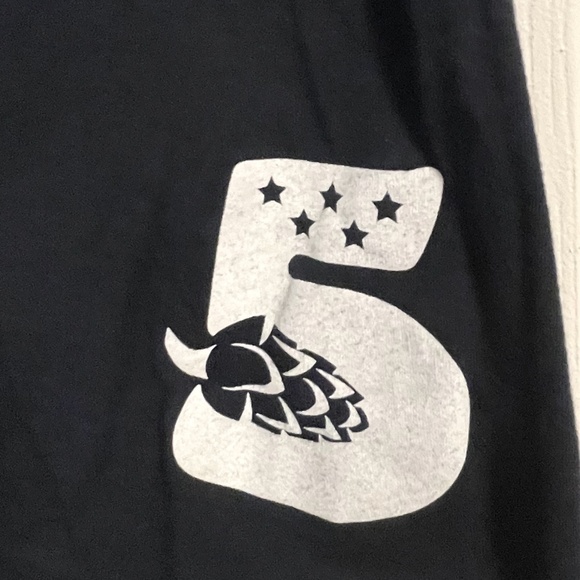 5 Branches Brewing Giggle Shark V-Neck Tee-Women's Medium - Picture 3 of 8